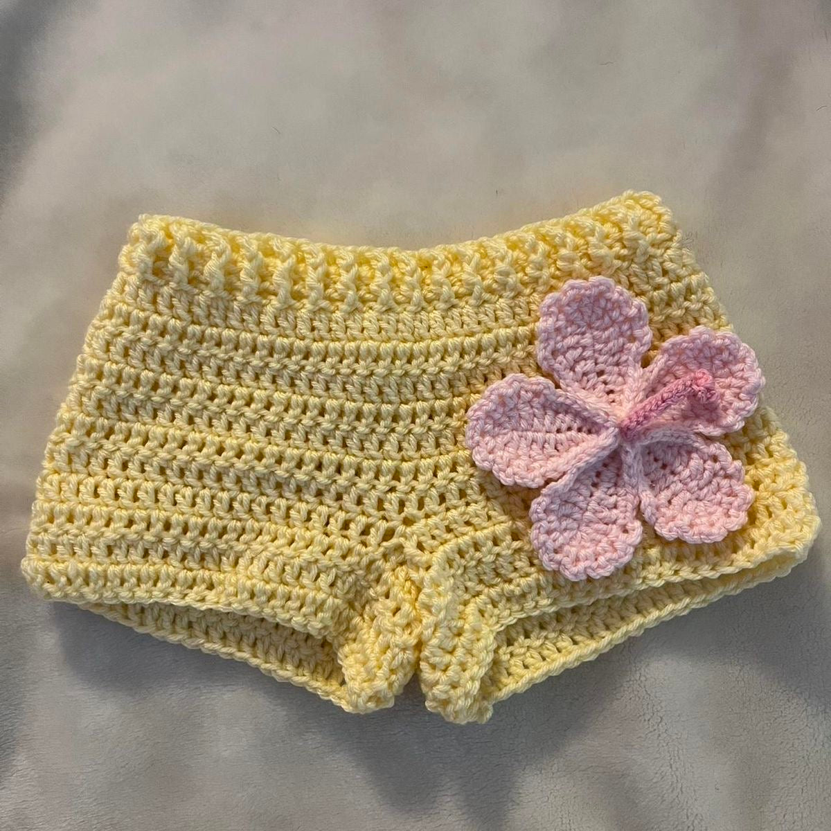 Crochet short pants